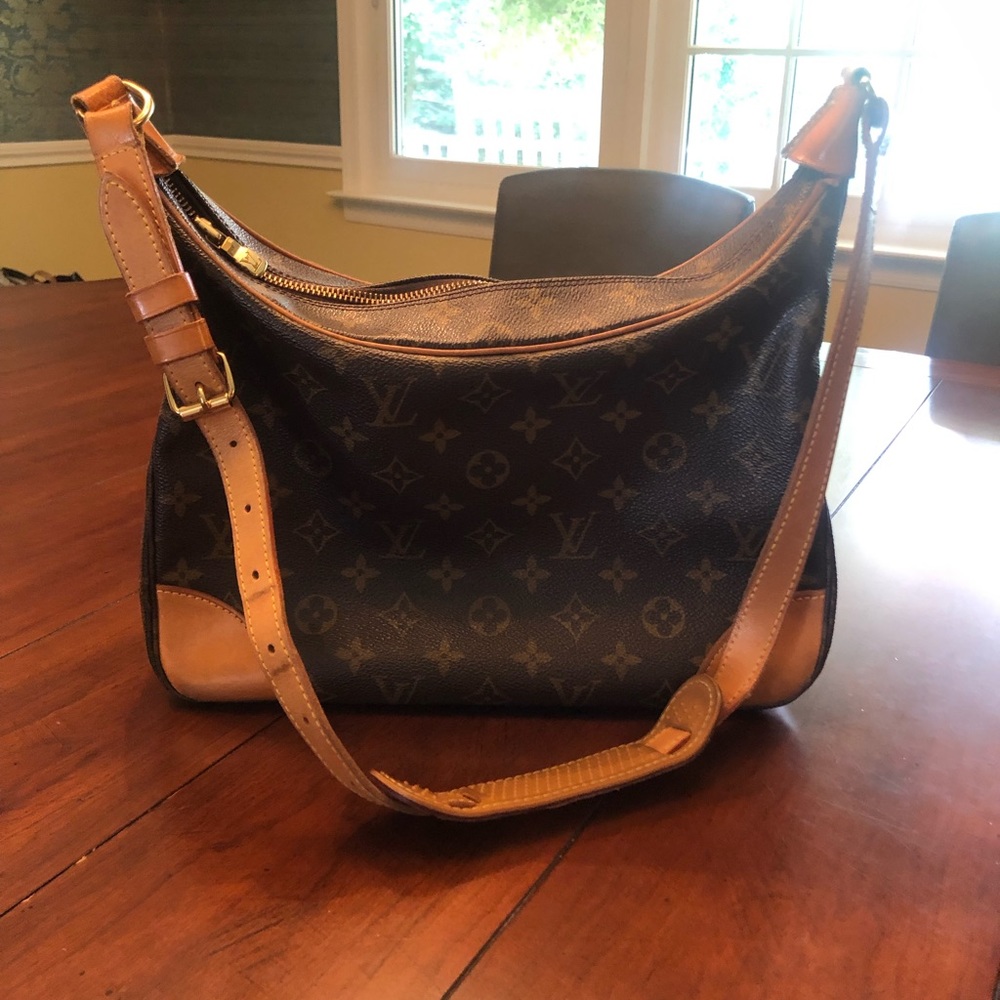 Authentic Louis Vuitton shoulder bag